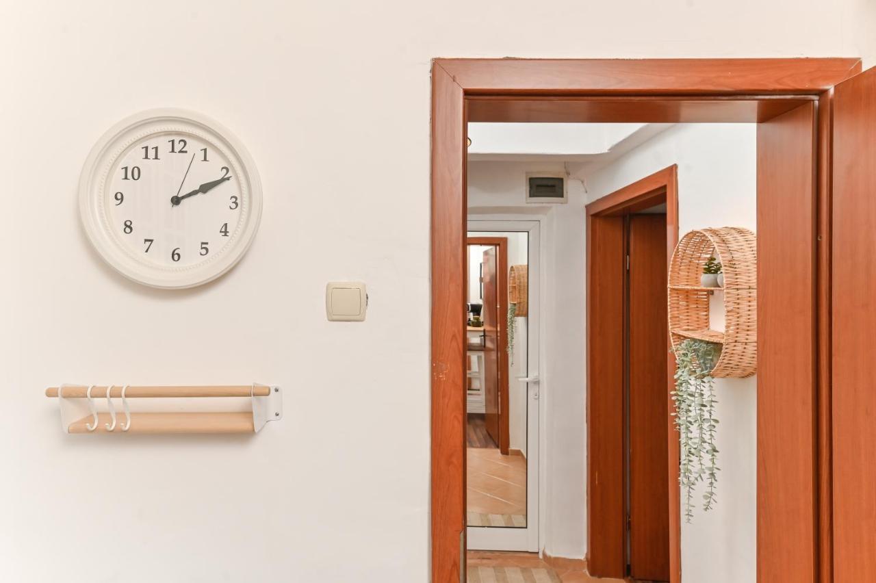 Cosy&Art 1Bd Apartment Next To Slaveykov Square Sofia Bagian luar foto